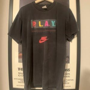 Large Vintage 90s Nike t-shirt